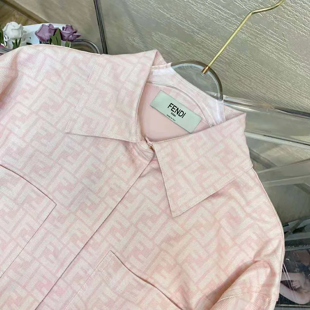 Fendi Pink Denim Go-To jacket with Shirt Collar and Low-Cut Set for Women in in Sleeves