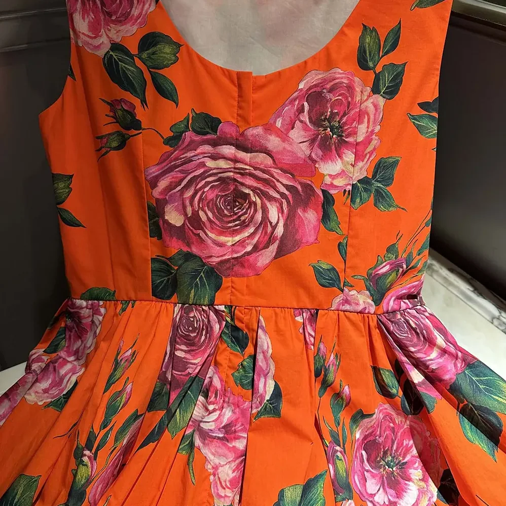 Dolce Gabbana D&G Cotton Calf-length Babydoll Dress with Rose Print for Women Dolce Gabbana D&G Cotton Calf-length Babydoll Dress with Rose Print for Women
