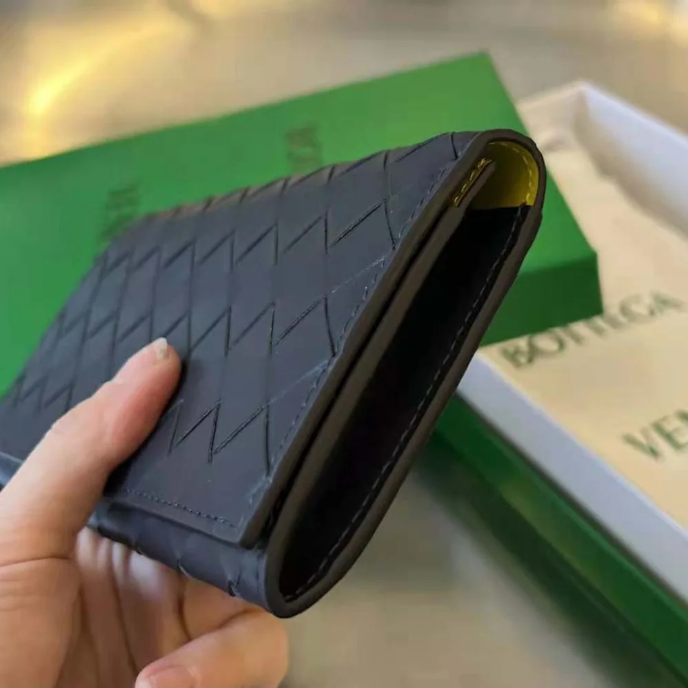 Bottega Veneta Long Intrecciato Wallet for Unisex in Black Bottega Veneta Long Intrecciato Wallet for Unisex in Black