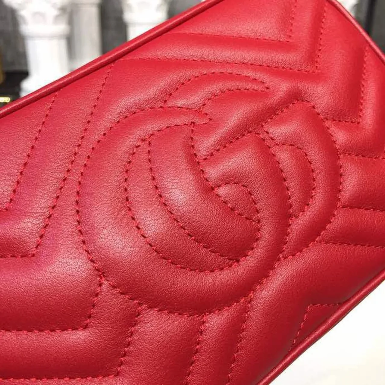 Gucci GG Marmont Matelassé Mini Bag Black Matelassé Chevron /
