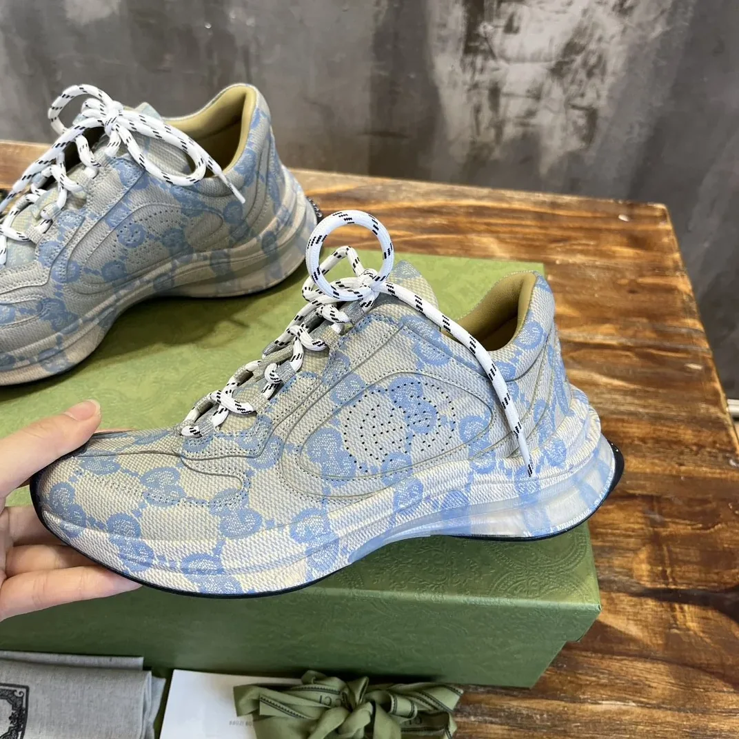 Gucci Run Sneaker Grey