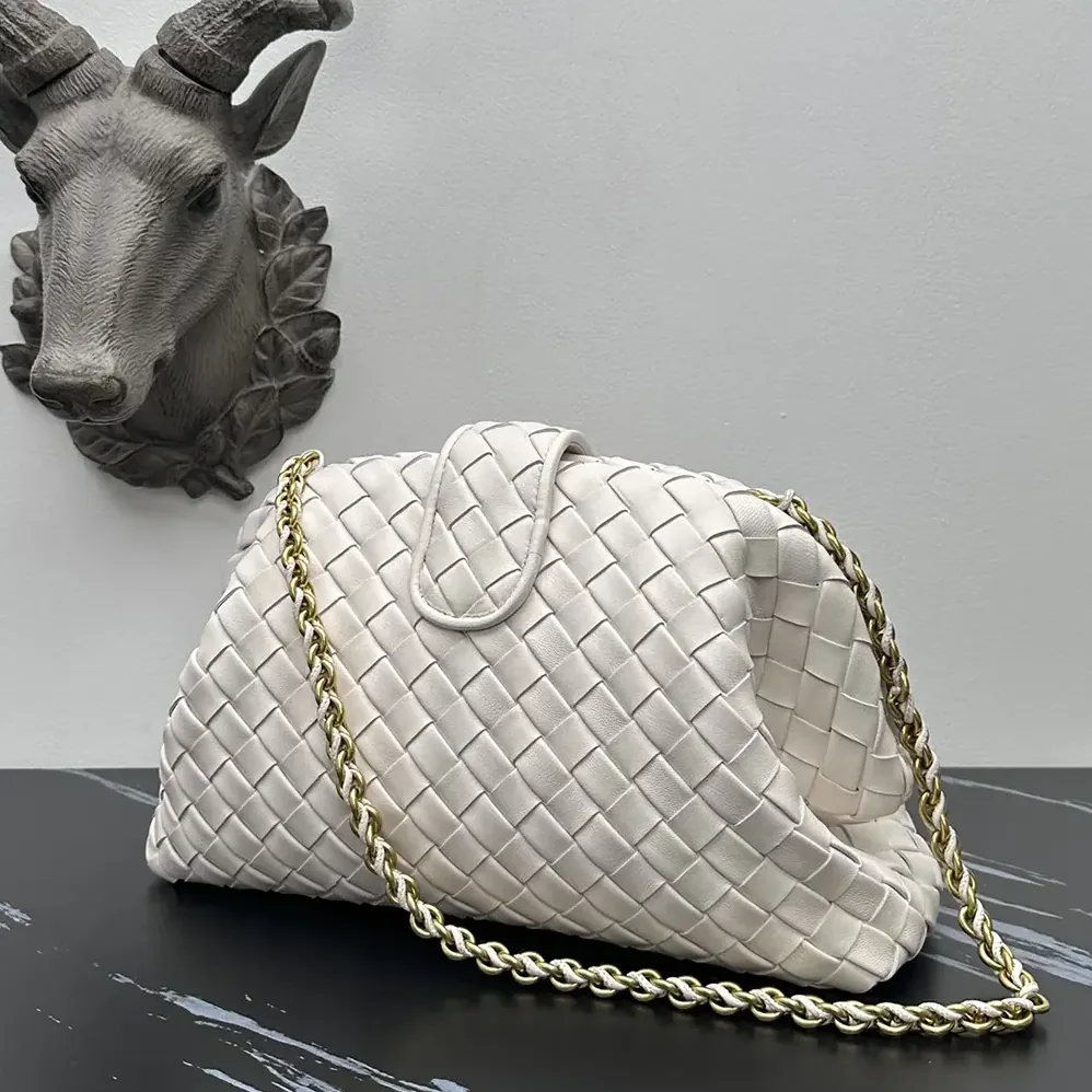 Bottega Veneta Teen Lauren 1980 With Chain for Women in White Bottega Veneta Teen Lauren 1980 With Chain for Women in White