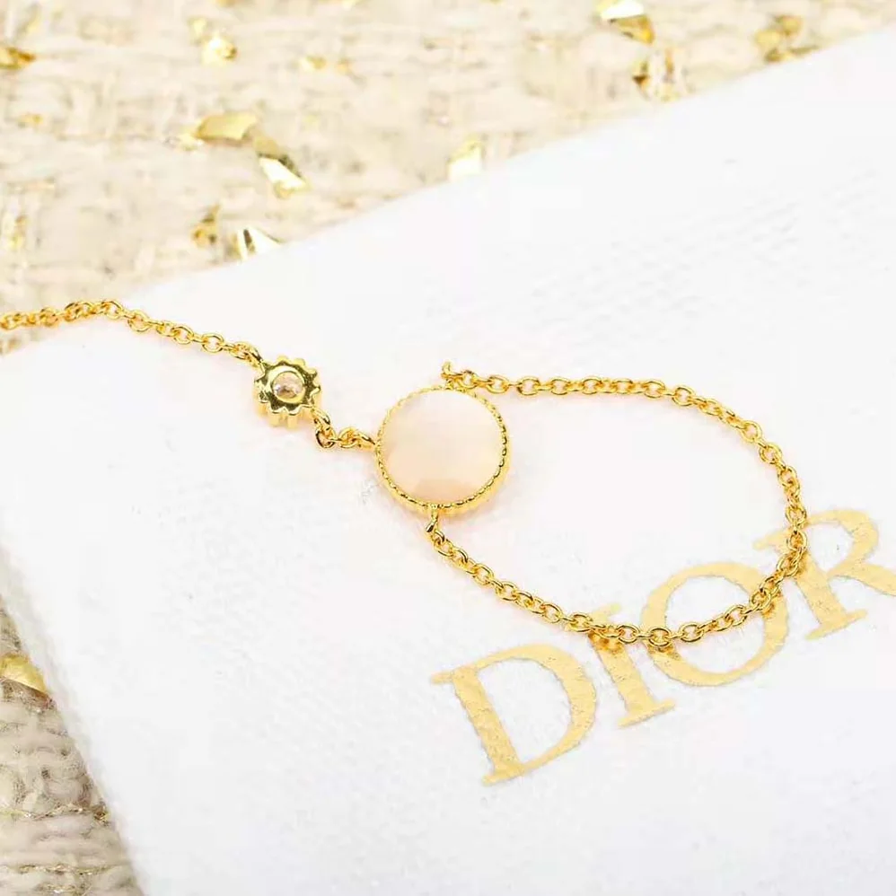 Dior Rose Des Vents Hand Jewel Yellow Gold Diamonds and Mother-of for Women in Pearl Dior Rose Des Vents Hand Jewel Yellow Gold Diamonds and Mother-of for Women in Pearl