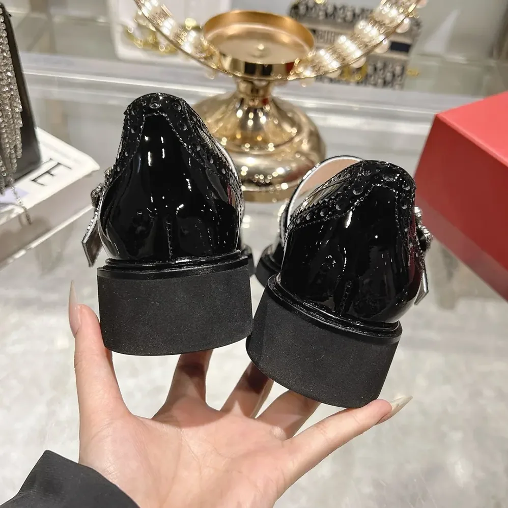 Roger Vivier Viv' Rangers Mary Janes in Leather for Women in Black Roger Vivier Viv' Rangers Mary Janes in Leather for Women in Black