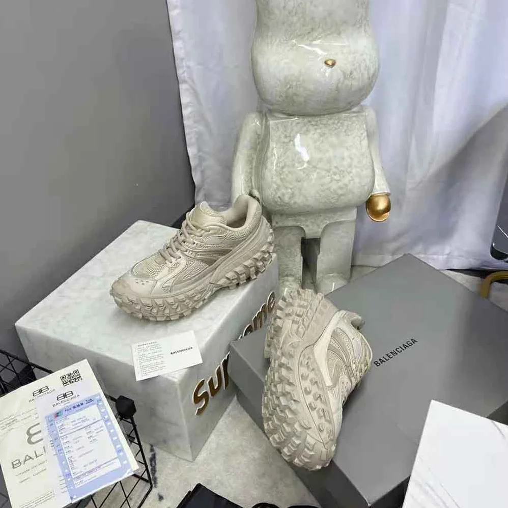 Balenciaga Defender Sneaker in Beige Mesh and Nylon for Unisex