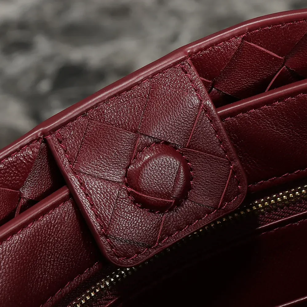 Bottega Veneta Medium Andiamo in Supple Intrecciato Leather for Women in Maroon Bottega Veneta Medium Andiamo in Supple Intrecciato Leather for Women in Maroon