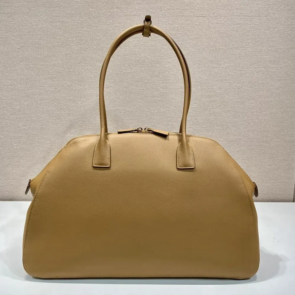 Prada Large Leather Tote Bag with Zipper Closure for Women in Brown Prada Large Leather Tote Bag with Zipper Closure for Women in Brown
