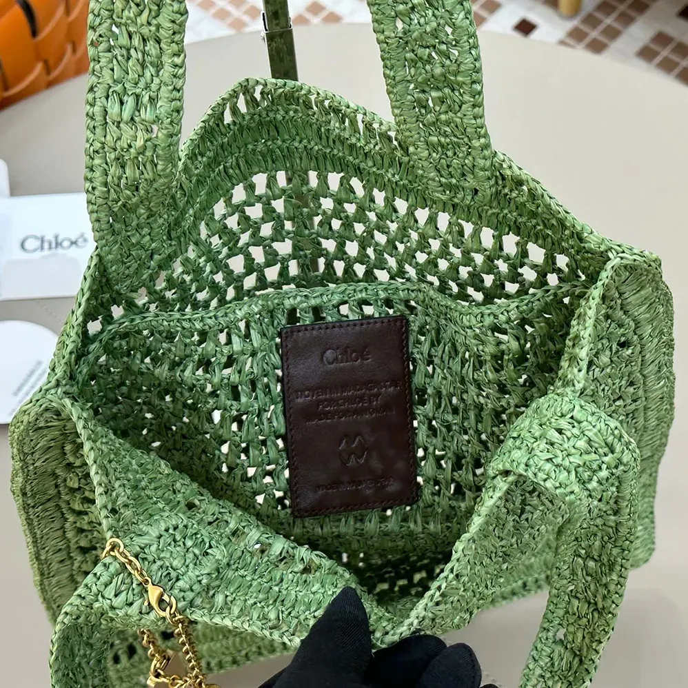 Chloe Summer Banana Tote Bag In Raffia for Women in Green Chloe Summer Banana Tote Bag In Raffia for Women in Green