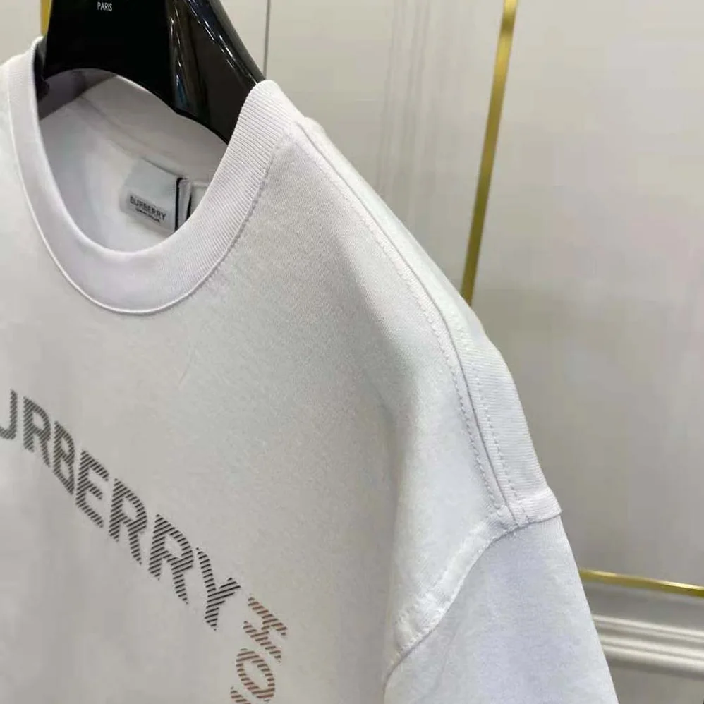 Burberry Horseferry Square Print Cotton T-shirt for Women in White Burberry Horseferry Square Print Cotton T-shirt for Women in White