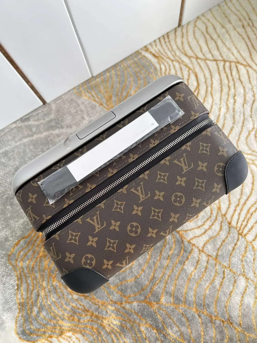Louis Vuitton Horizon 55 Suitcase in Brown Champagne Hardware