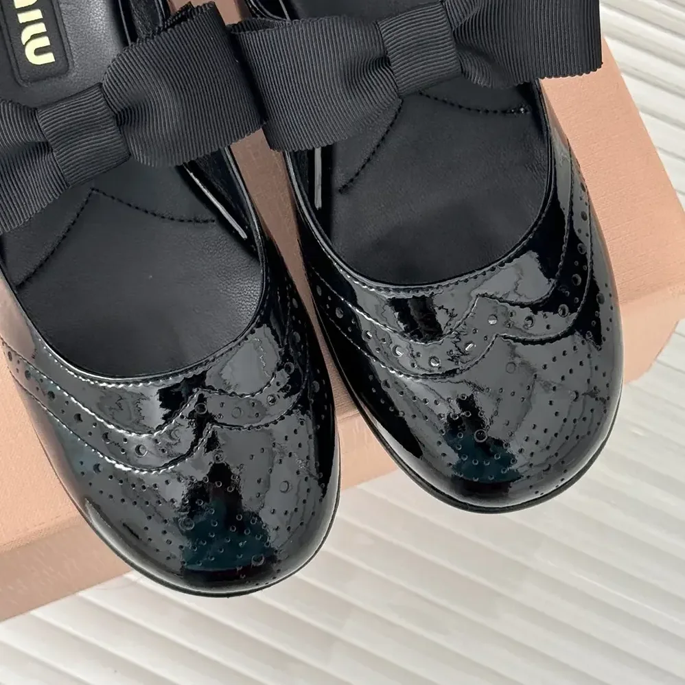 Miu Miu Patent Leather Pumps with Bow for Women in Black Miu Miu Patent Leather Pumps with Bow for Women in Black