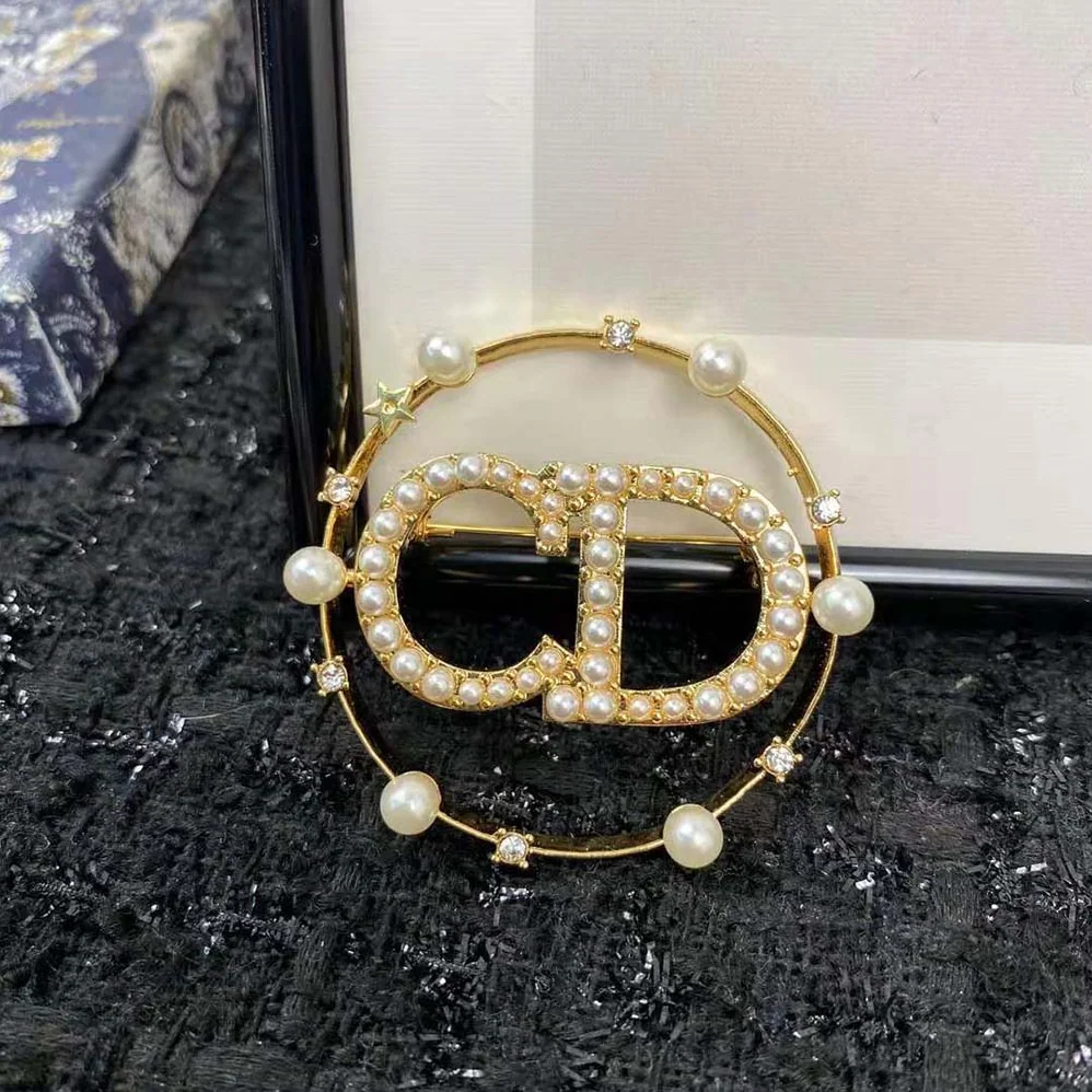 Dior Clair D Lune Brooch Gold for Women in Finish Metal