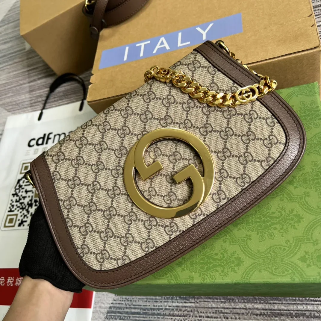 Gucci Blondie Medium Shoulder Bag / Beige/ Ebony GG Supreme Canvas Gold Hardware