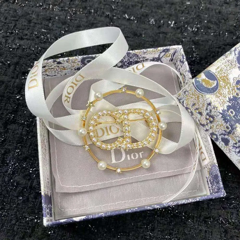 Dior Clair D Lune Brooch Gold for Women in Finish Metal