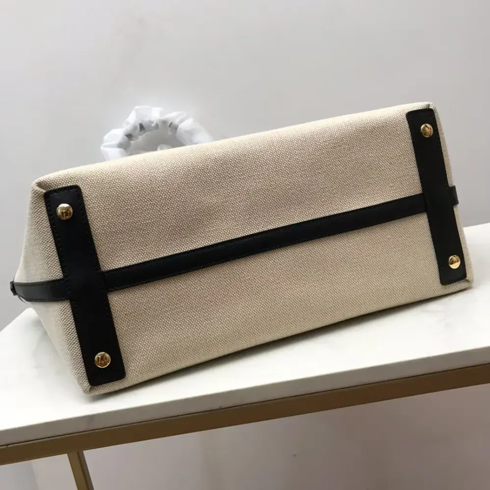 Burberry The Medium Soft Cotton Canvas Belt Bag for Women in Beige Burberry The Medium Soft Cotton Canvas Belt Bag for Women in Beige