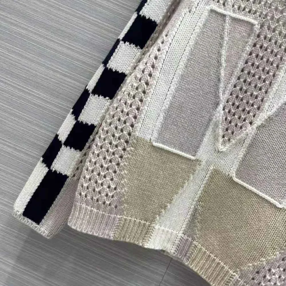Chloe Graphic Knit Sweater for Women in Beige Chloe Graphic Knit Sweater for Women in Beige