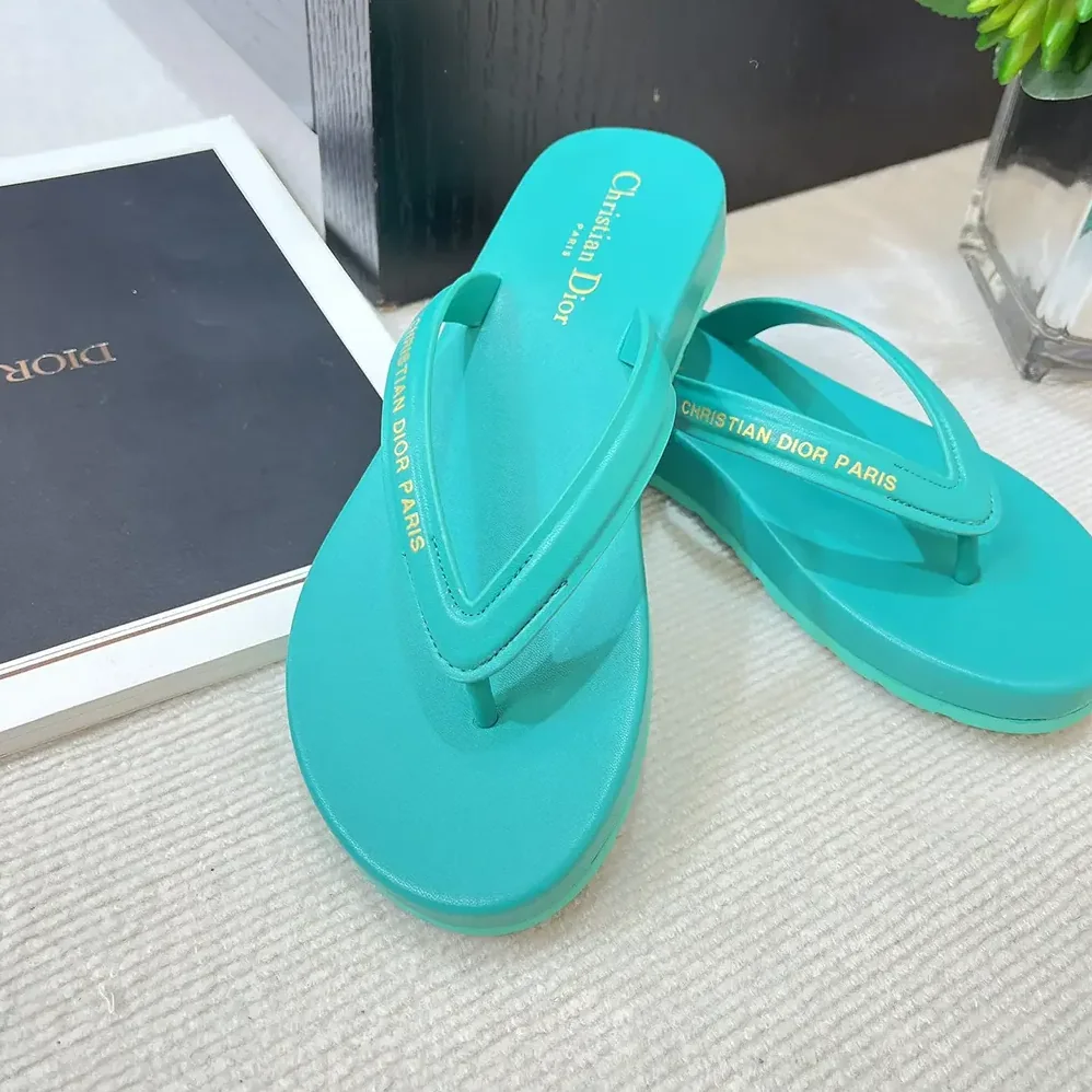 Dior Diorsea Thong Sandal Aquamarina Leather for Women in Effect Fabric Dior Diorsea Thong Sandal Aquamarina Leather for Women in Effect Fabric