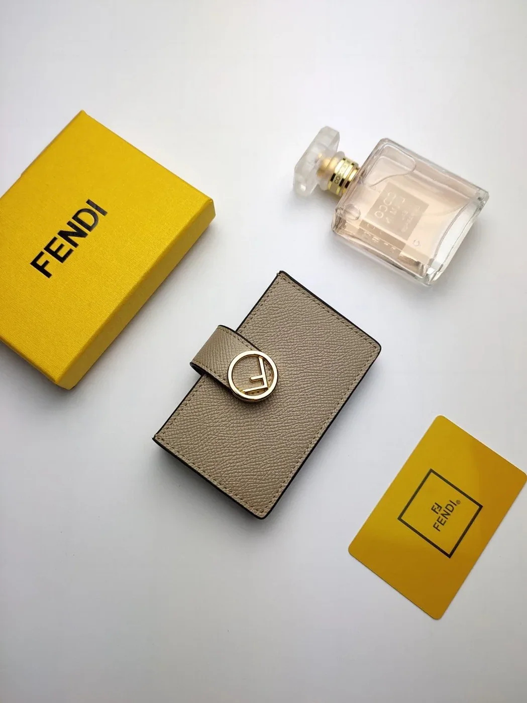 Fendi Card Holder Light Grey With Light Grey Gusseted Card Holder / FF 8M0301A18BF0E65
