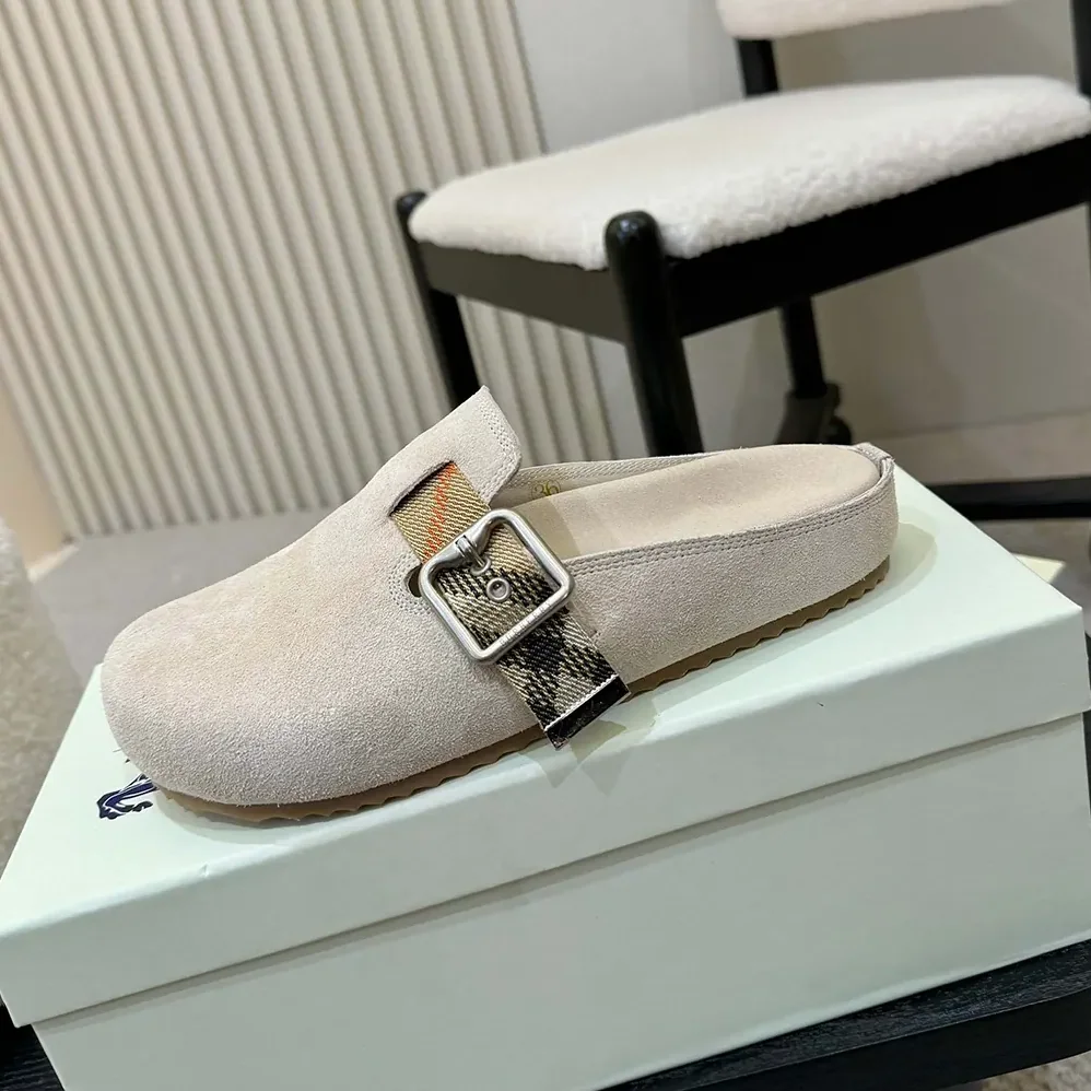 Burberry Suede Urchin Clogs for Unisex in Bake Beige Burberry Suede Urchin Clogs for Unisex in Bake Beige