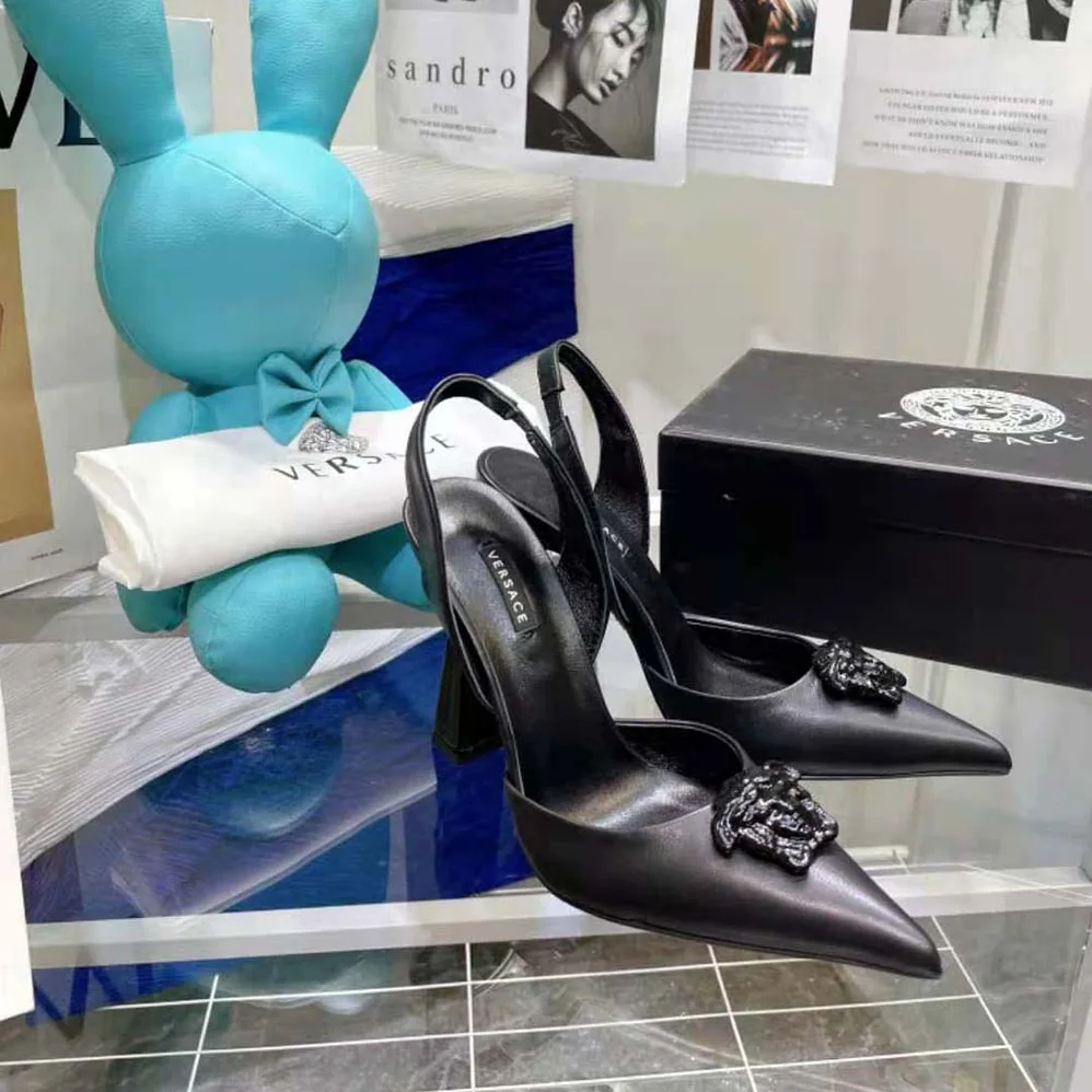Versace LA Medusa Sling-Black Pumps in 10.5cm Heel Hight for Women Versace LA Medusa Sling-Black Pumps in 10.5cm Heel Hight for Women
