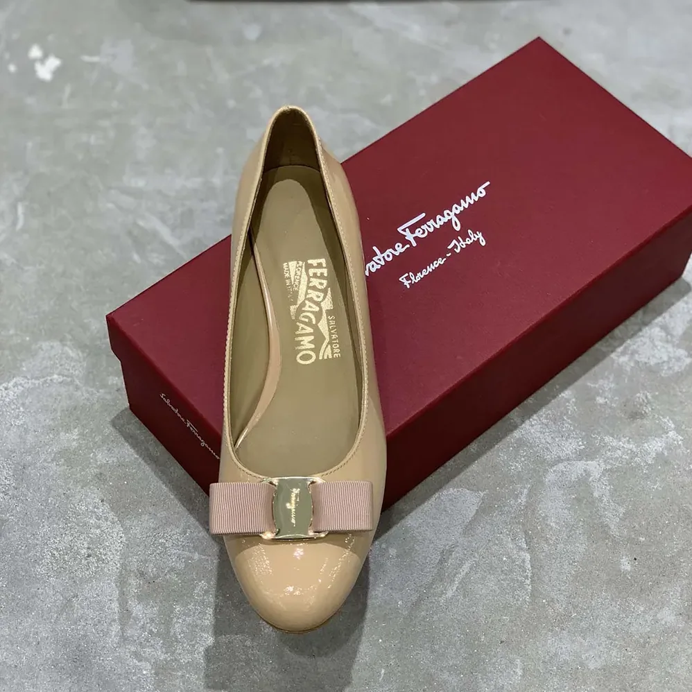 Salvatore Ferragamo Vara Pump 3cm Heel for Women in Sandy Salvatore Ferragamo Vara Pump 3cm Heel for Women in Sandy