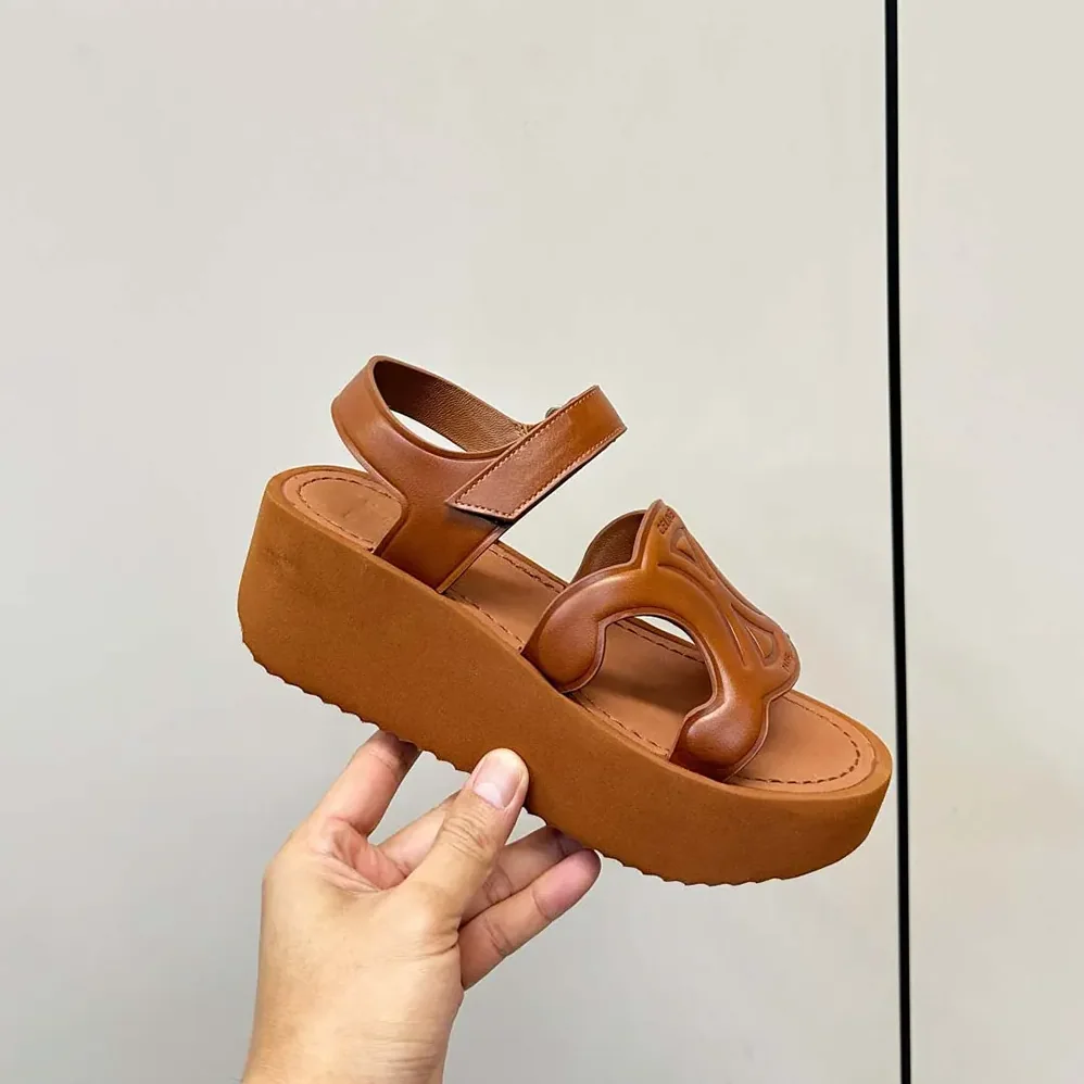 Celine Sunny Sandal in Calfskin – Vegetal Tanning for Women in Tan Celine Sunny Sandal in Calfskin – Vegetal Tanning for Women in Tan