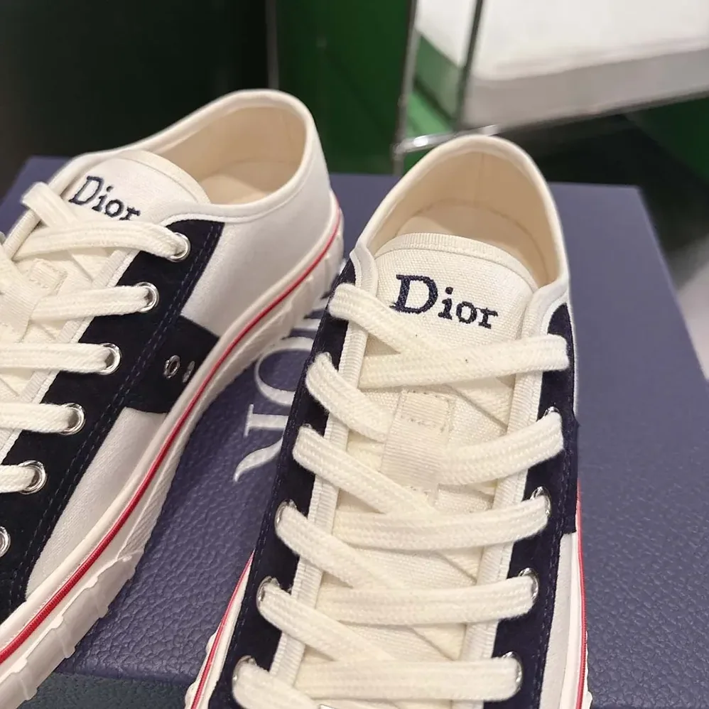 Dior Hooper Low-Top Sneaker White Canvas and Navy Blue Suede Calfskin for Unisex Dior Hooper Low-Top Sneaker White Canvas and Navy Blue Suede Calfskin for Unisex
