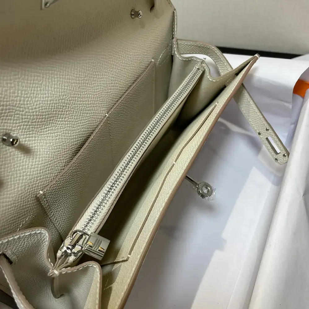 Hermes Kelly To Go in Epsom Leather for Women in White/Silver Hermes Kelly To Go in Epsom Leather for Women in White/Silver
