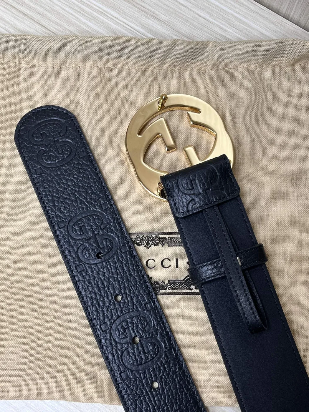 Gucci GG Marmont Circle Buckle Belt Black Leather With Gold Trim
