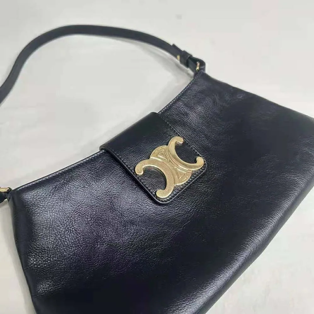 Celine Wiltern Clutch Triomphe Soft in Smooth Calfskin for Women in Black Celine Wiltern Clutch Triomphe Soft in Smooth Calfskin for Women in Black