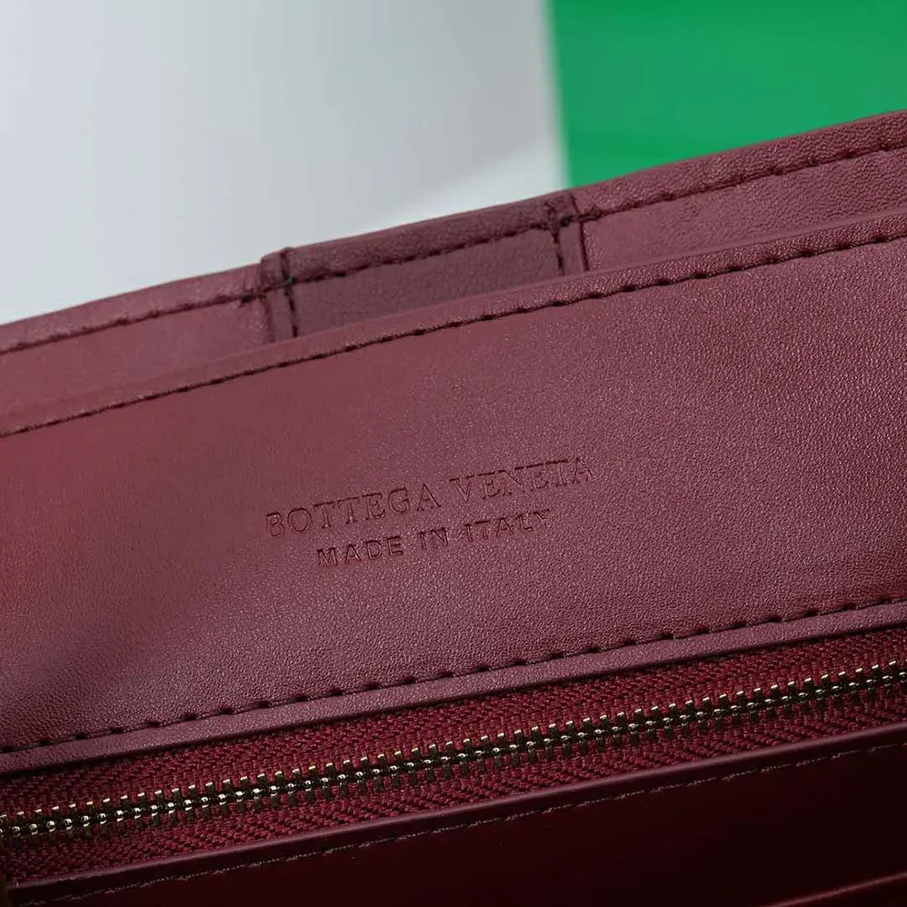 Bottega Veneta Small Andiamo in Lambskin Leather for Women in Maroon
