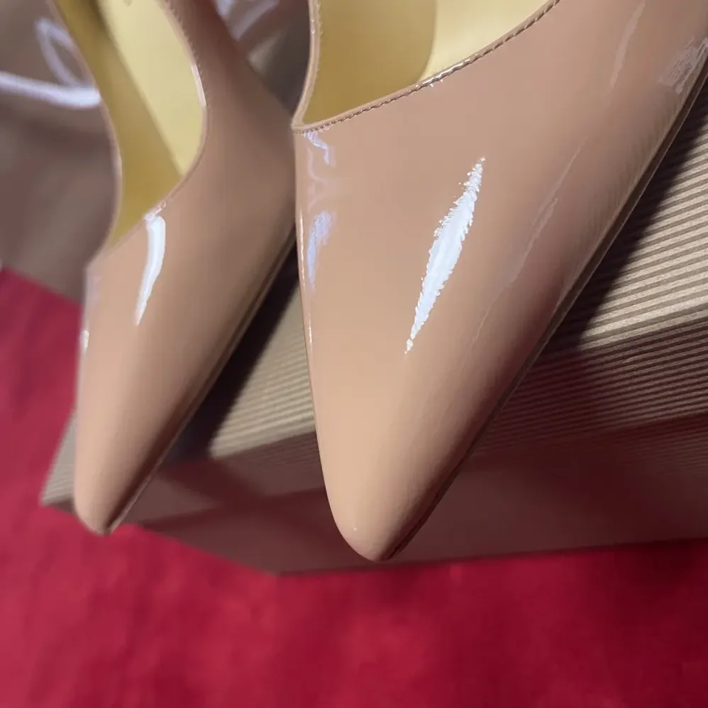 Christian Louboutin Hot Chick 100 mm Pumps Patent Calf Leather Beige for Women Christian Louboutin Hot Chick 100 mm Pumps Patent Calf Leather Beige for Women