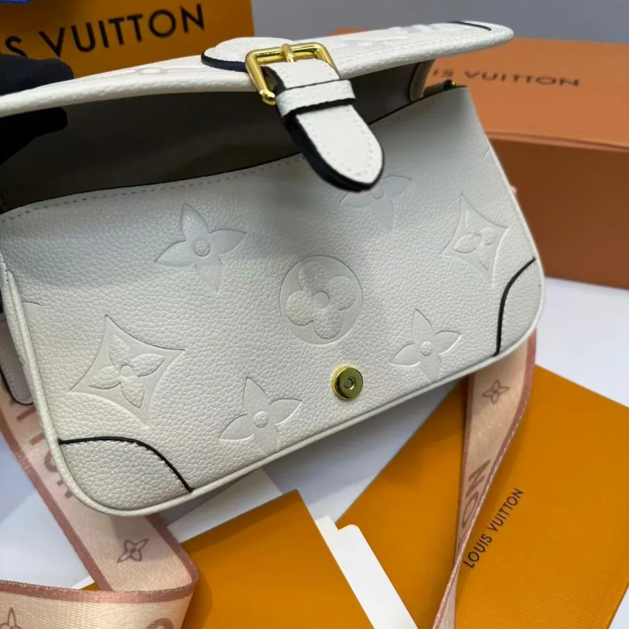 Louis Vuitton Diane White / Louis Vuitton Diane White /