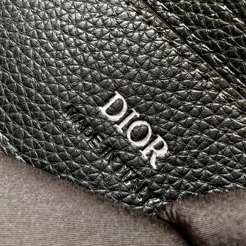 Dior Saddle A5 Triangle Pouch Black Grained Calfskin for Men Dior Saddle A5 Triangle Pouch Black Grained Calfskin for Men