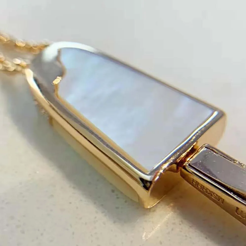 Bvlgari BVLGARI BVLGARI Gelati 18 KT Rose Gold Soft Bracelet for Women in White Bvlgari BVLGARI BVLGARI Gelati 18 KT Rose Gold Soft Bracelet for Women in White