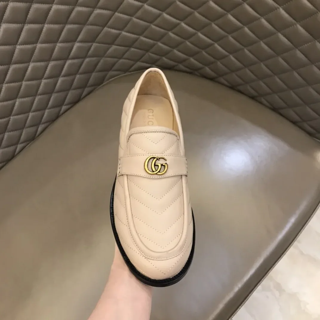 Gucci Loafer With Interlocking G Beige Gucci Loafer With Interlocking G Beige