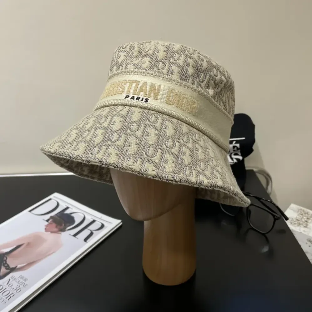 Dior D-Bobby Dior Oblique Small Brim Bucket Hat White and Gold for Unisex in Tone Embroidery Dior D-Bobby Dior Oblique Small Brim Bucket Hat White and Gold for Unisex in Tone Embroidery