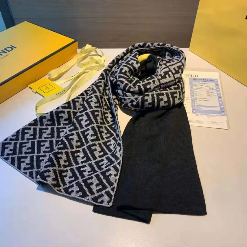 Fendi Multicolor Wool Scarf for Women in Yellow Fendi Multicolor Wool Scarf for Women in Yellow