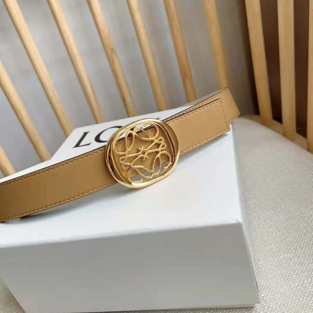 Loewe Reversible Anagram Ellipse Belt in Smooth Calfskin for Women in Beige Loewe Reversible Anagram Ellipse Belt in Smooth Calfskin for Women in Beige