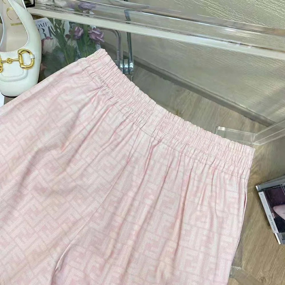 Fendi Pink Denim Shorts with A Rounded Hem for Women Fendi Pink Denim Shorts with A Rounded Hem for Women