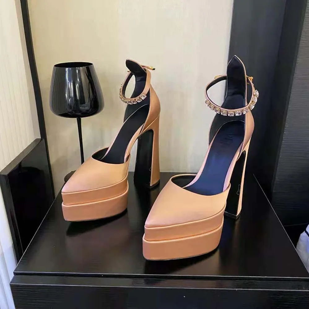 Versace Aevitas Pointy Platform Pumps in 16cm Heel Height for Women in Beige Versace Aevitas Pointy Platform Pumps in 16cm Heel Height for Women in Beige