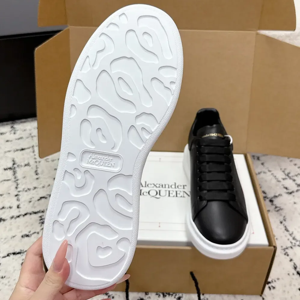 Alexander Mcqueen Oversized Sneaker Black Smooth Calf Leather Lace for Unisex in Up Sneaker