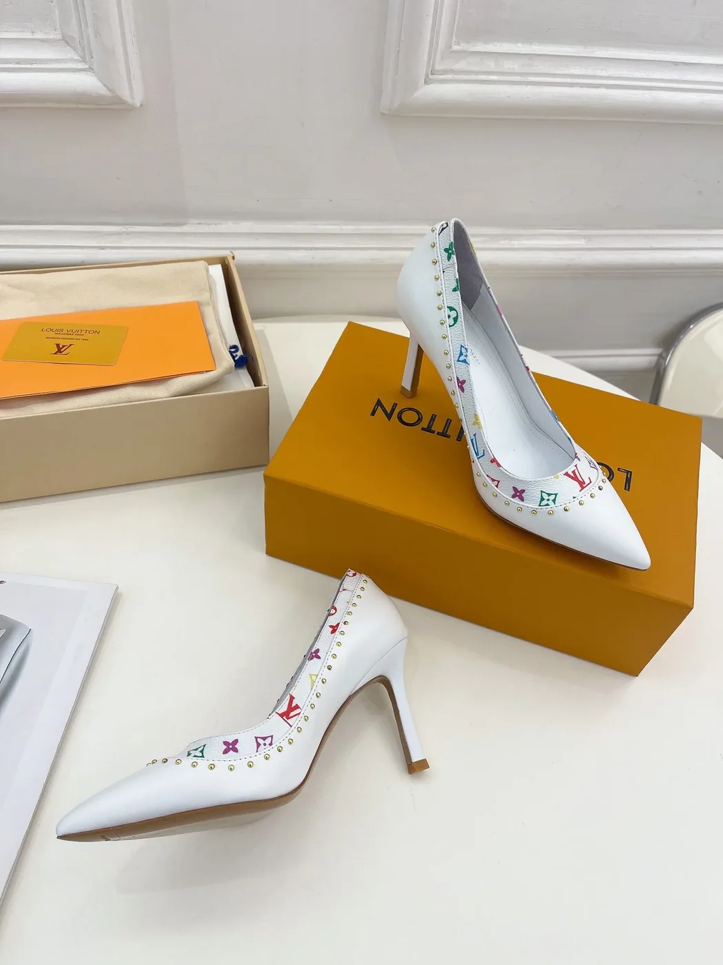 Louis Vuitton Pump White 9.5/ Louis Vuitton Pump White 9.5/