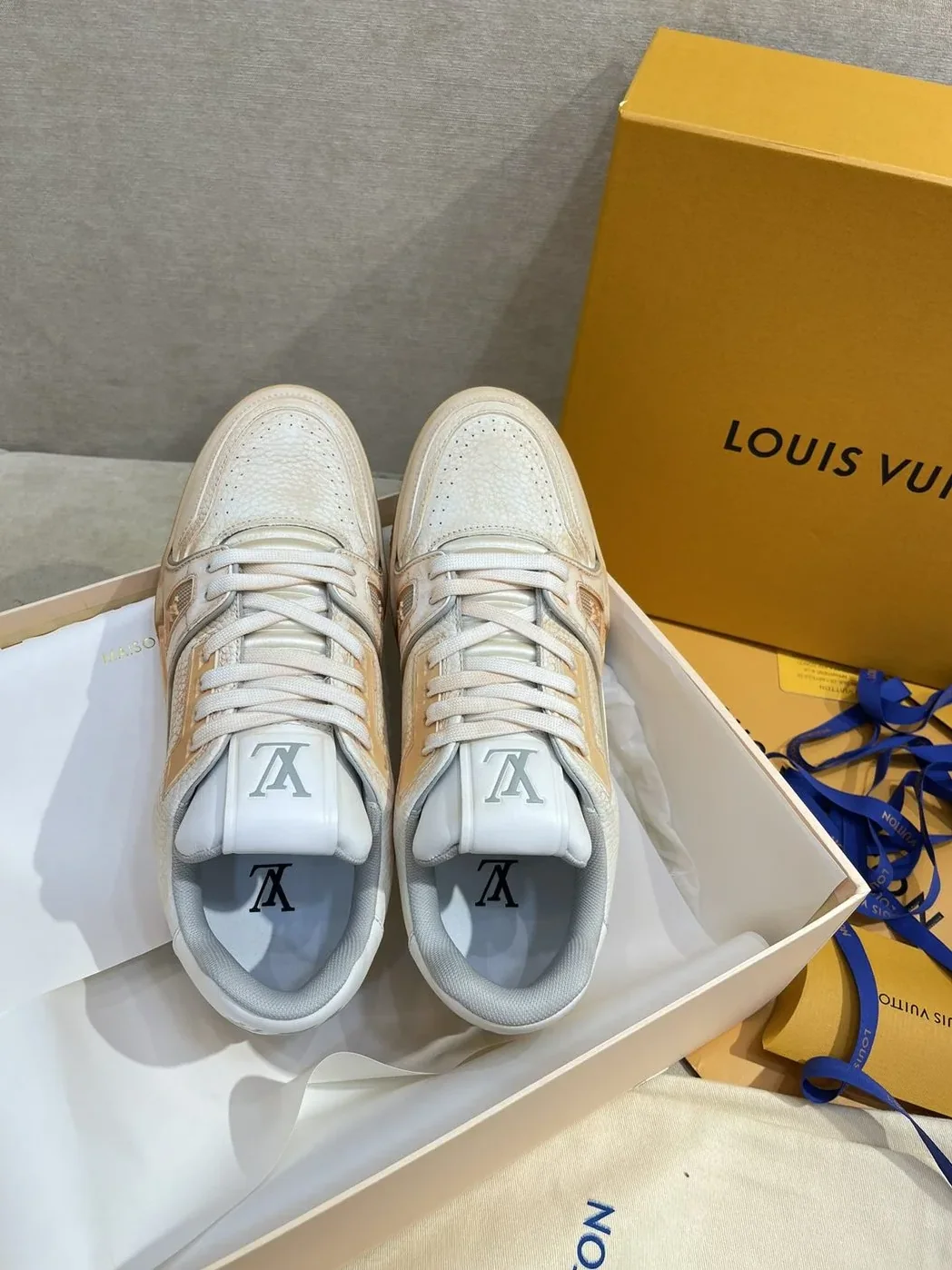 Louis Vuitton Trainer Sneaker LV Beige Louis Vuitton Trainer Sneaker LV Beige