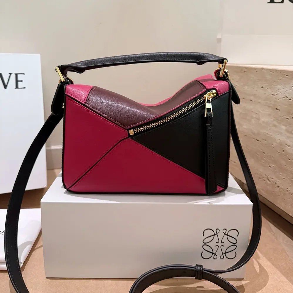 Loewe Small Puzzle Bag in Nappa Calfskin for Unisex in Black/Burgundy