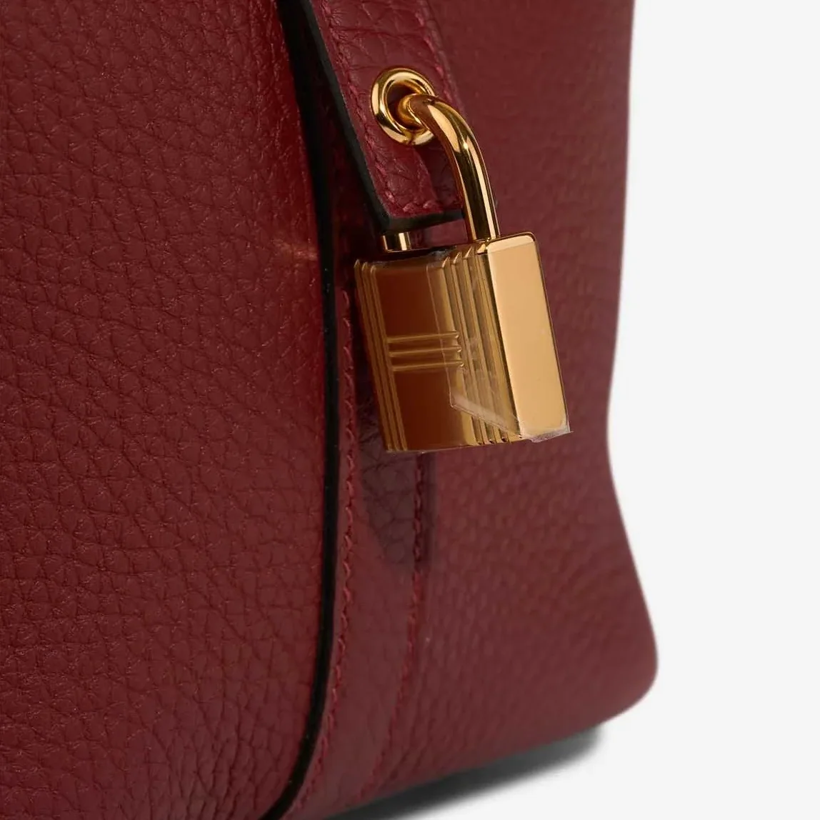 Hermes Picotin 18 Taurillon Clemence Rouge H Top Handle Bag in Red Gold Hardware