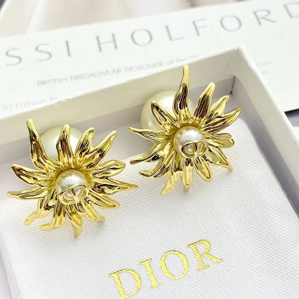 Dior Tribales Earrings Gold-Finish Metal and White Resin Pearls for Women Dior Tribales Earrings Gold-Finish Metal and White Resin Pearls for Women