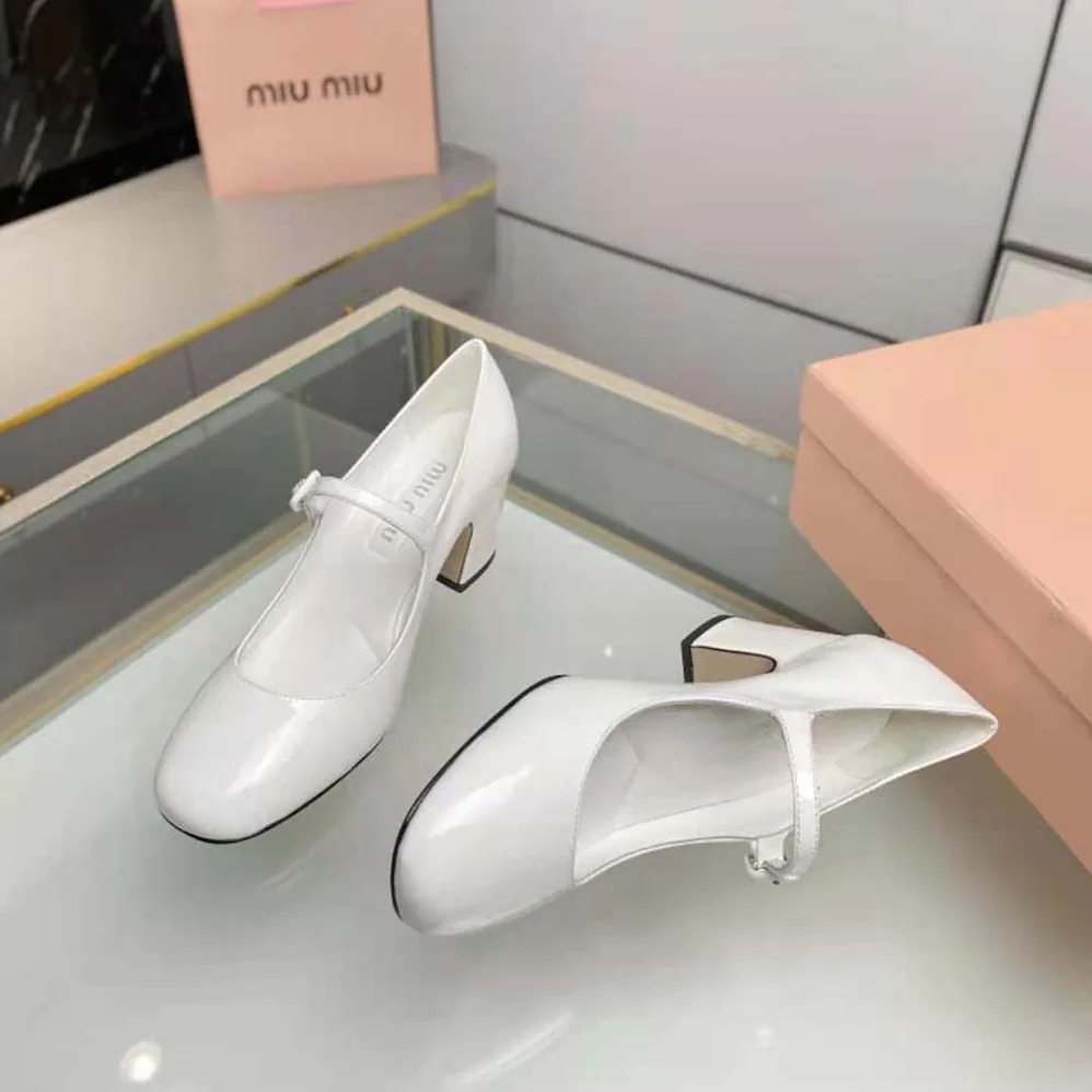 Miu Miu Patent Leather Pumps with Metal Lettering Logo for Women in White Miu Miu Patent Leather Pumps with Metal Lettering Logo for Women in White