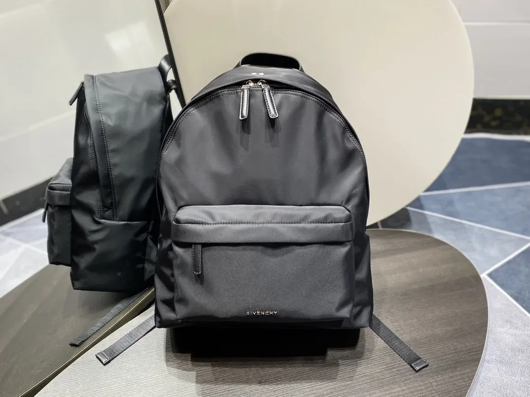 Givenchy Essentiel U Backpack Black / Givenchy Essentiel U Backpack Black /