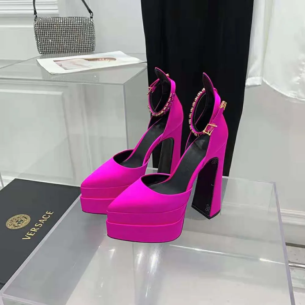 Versace Medusa Aevitas Platform Pumps in 15.5cm Heel Hight for Women in Rose